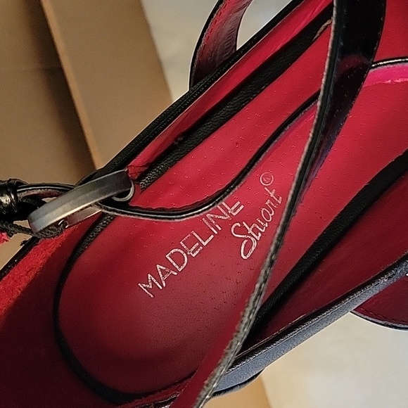 Gently Used Madeline Stuart 5" Blk heels. Blk straps w platform sole. Size 9. - Picture 6 of 7
